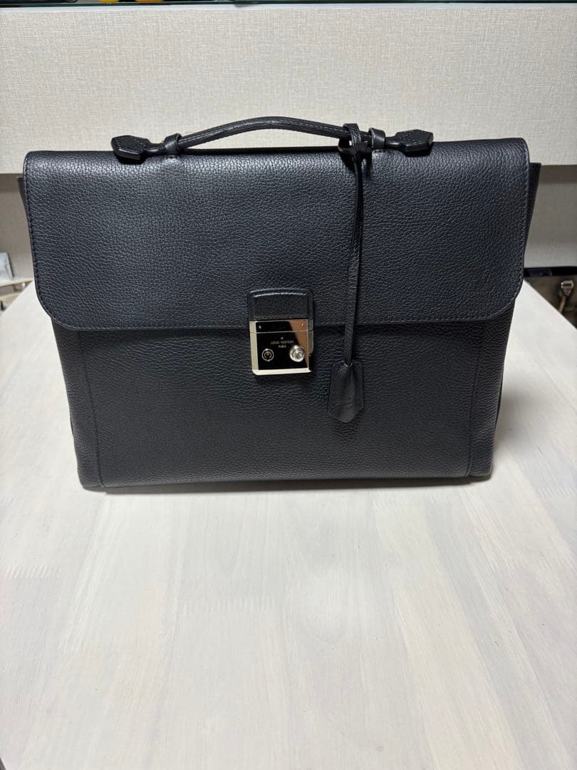 最終値下げ⭐️ルイヴィトン⭐️ドリアントリヨンレザー　ノアール