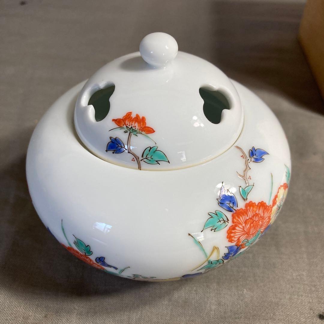 【期間特別価格】赤絵の伝統　人間国宝　十三代酒井田柿右衛門作　錦牡丹文　香炉