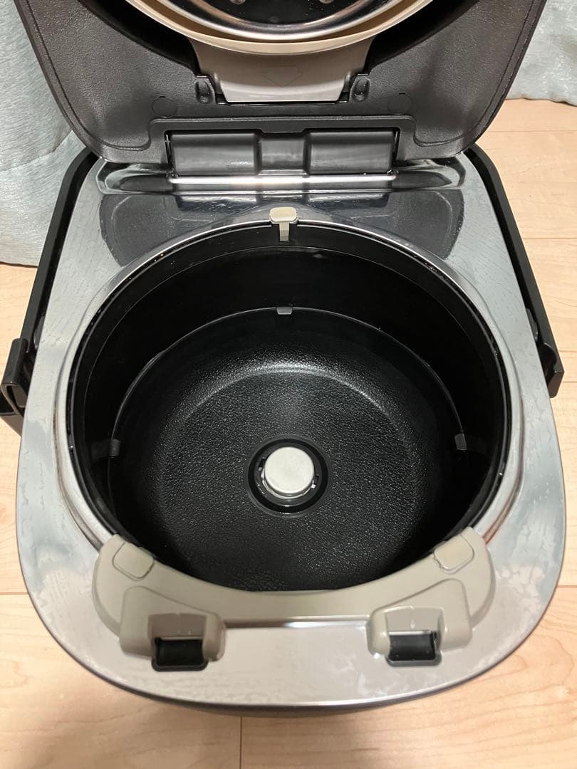 2022年製 Panasonic 炊飯器 おどり炊きSR-MPA101