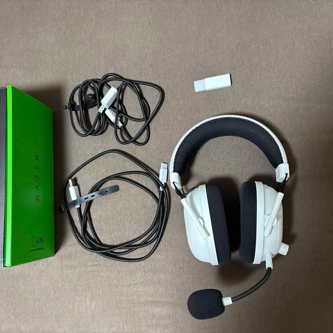 ヘッドホン Razer BLACKSHARK V2 PRO WHITE EDITION