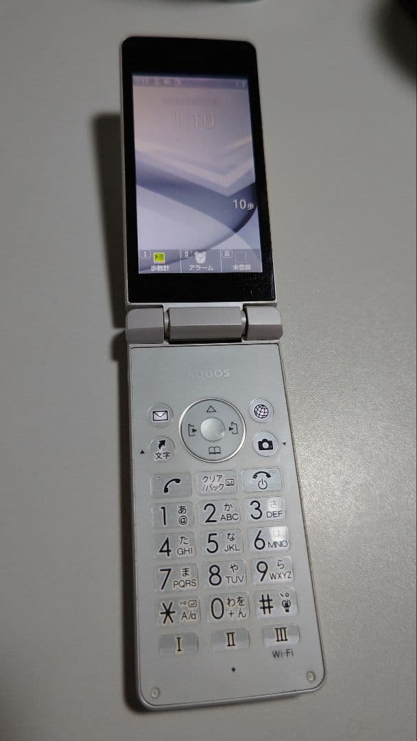 AQUOS ケータイ4 A205SH ホワイト