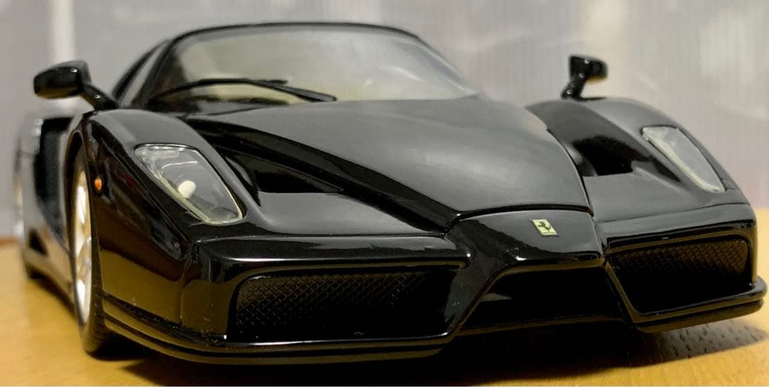 希少ブラック 100% ホットウィール エンツォ フェラーリ 1/18