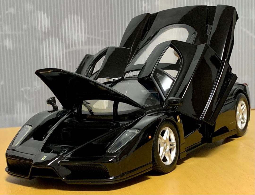 希少ブラック 100% ホットウィール エンツォ フェラーリ 1/18