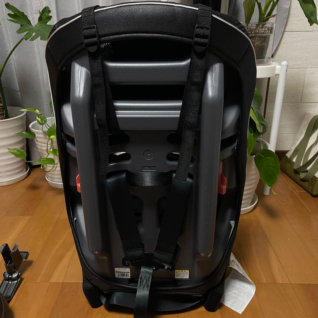 新品未使用　チャイルド　ジュニアシート　ジョイトリップ　エッグショック　コンビ