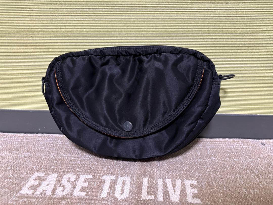 ポーター 　PORTER　　タンカー ハーフムーン ショルダーバッグ