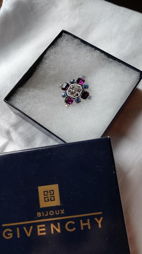 Givenchy マルチカラーブローチ 約3.5cm