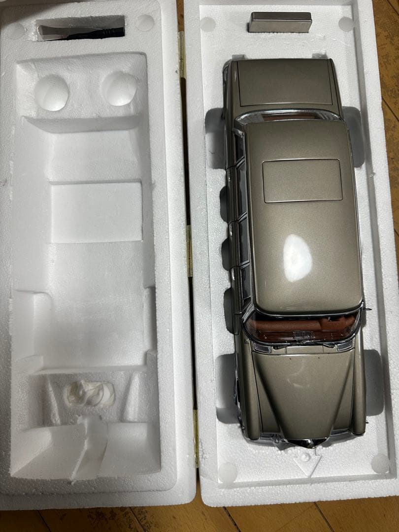 Mercedes-Benz 600 Pullman (W100)ミニカー1:18
