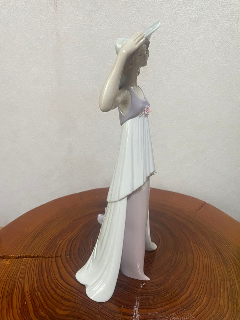 値下げ　リヤドロ　陶器　貴婦人