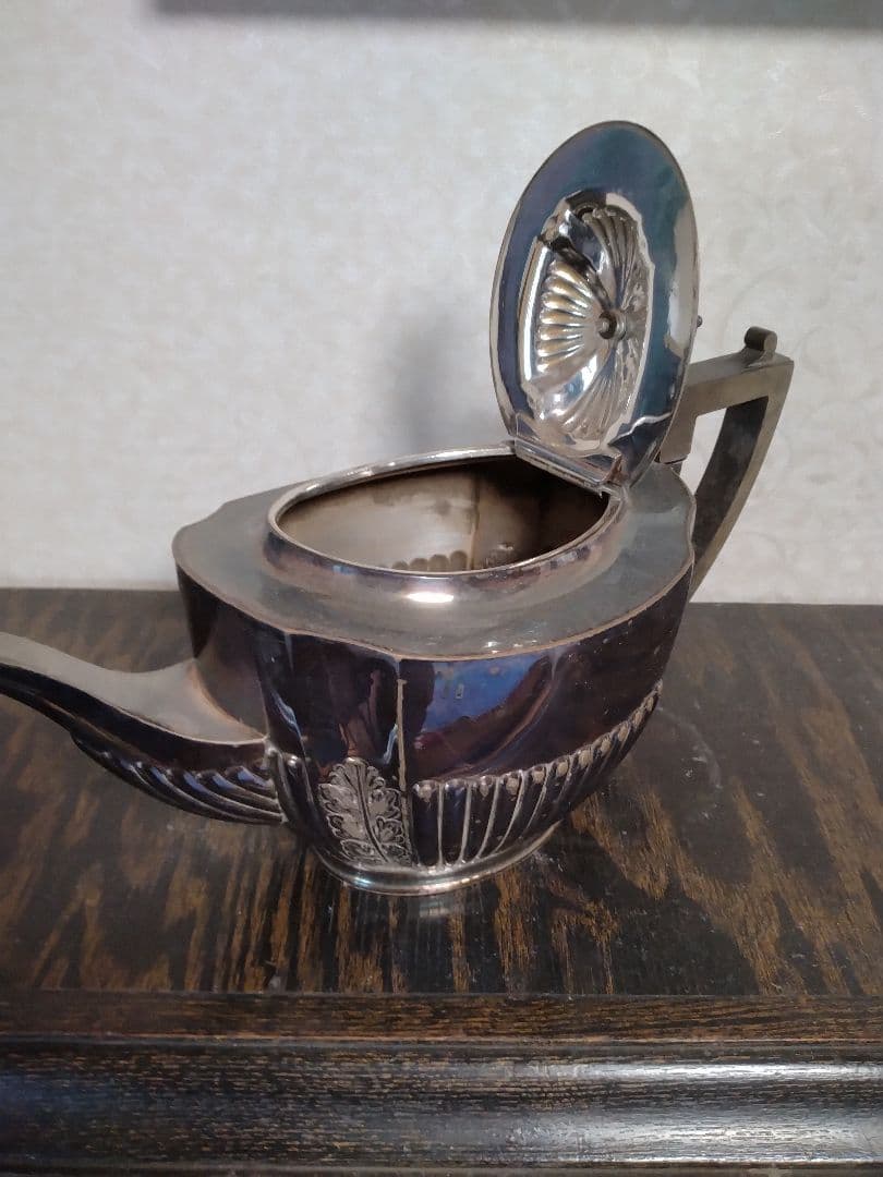 英国イギリスビンテージ　シルバープレート　ティーポット　アンティーク　レトロ