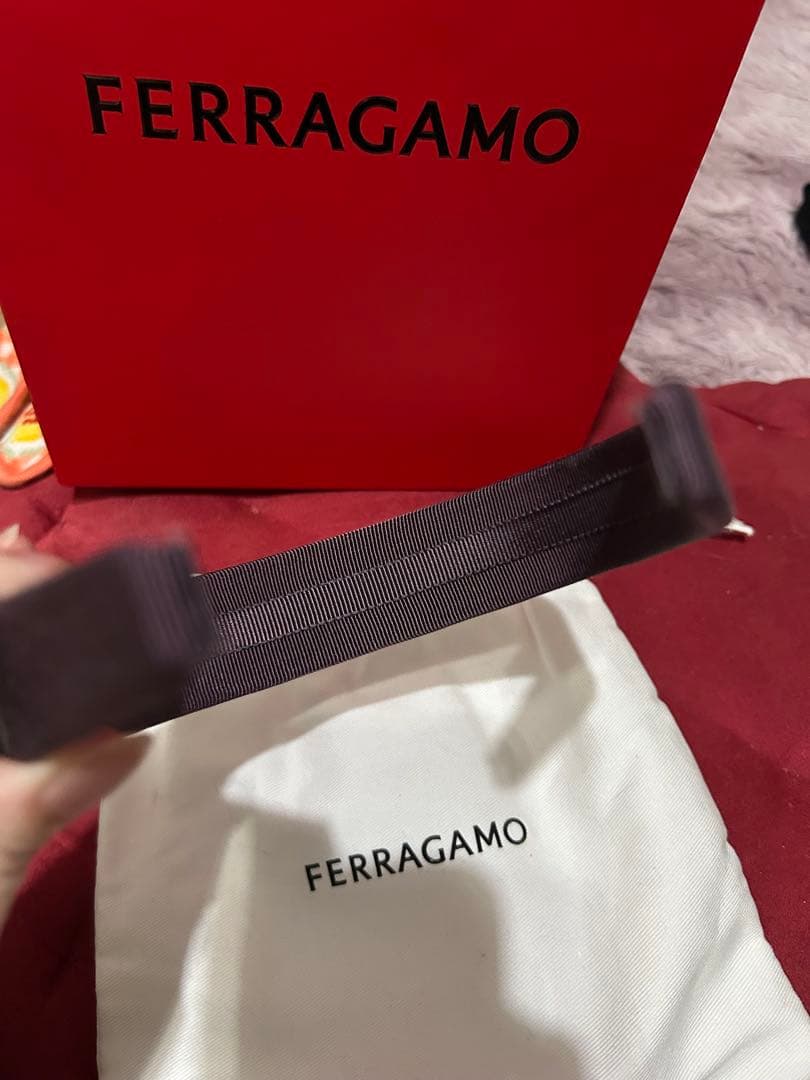 FERRAGAMO リボン付きヘアバンドカチューシャ