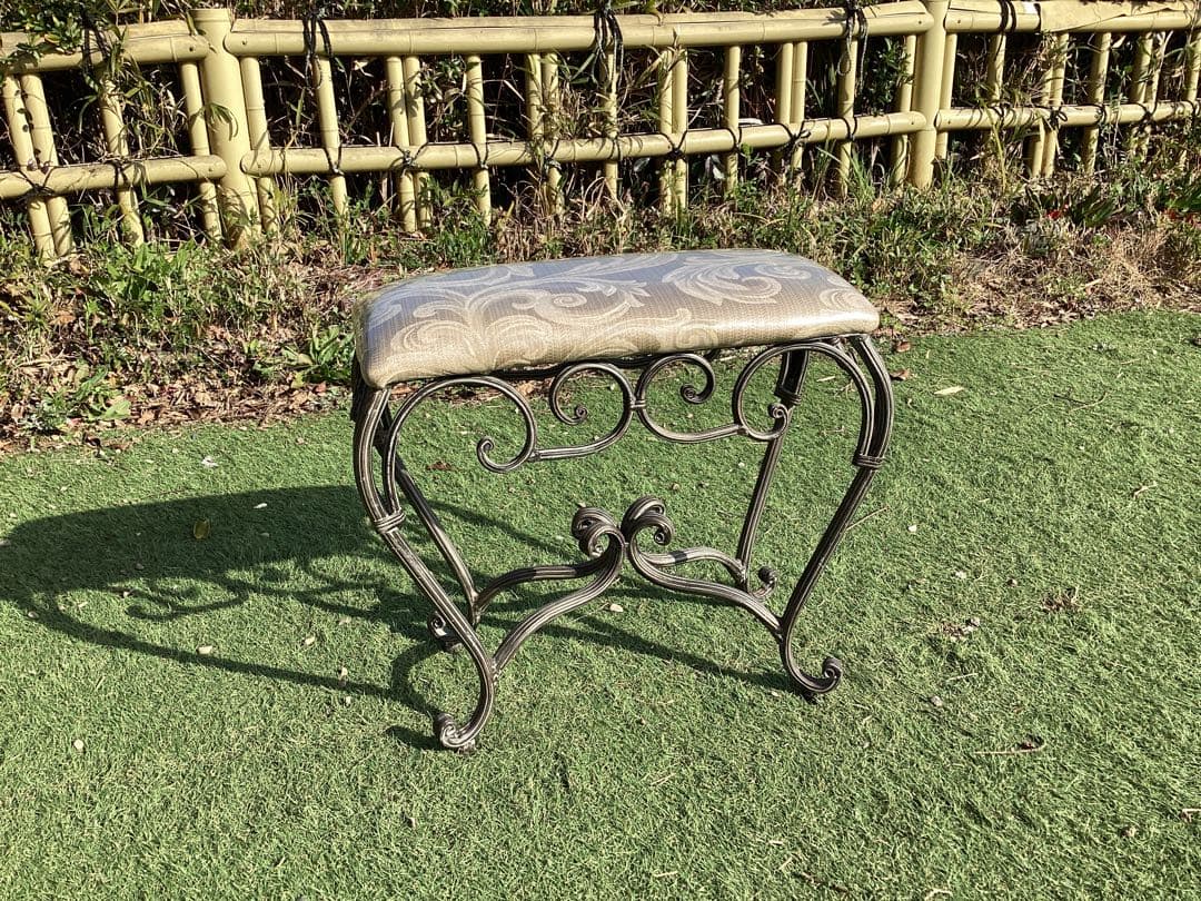 [ニコラス] アイアン　スツール　猫脚　ロココ調　玄関スツール