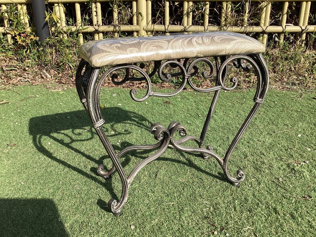 [ニコラス] アイアン　スツール　猫脚　ロココ調　玄関スツール