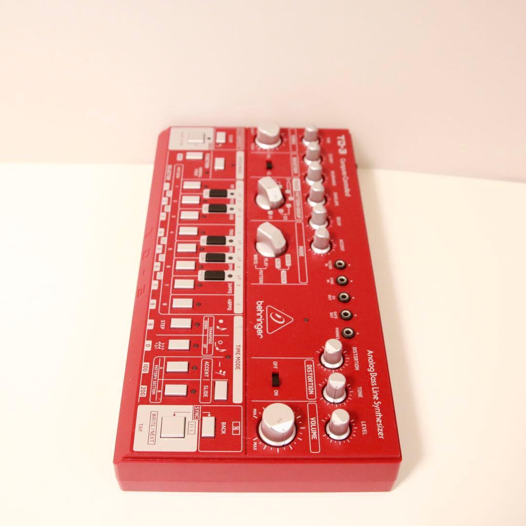 動作確認済 BEHRINGER TD-3-RDアナログベースラインシンセサイザー