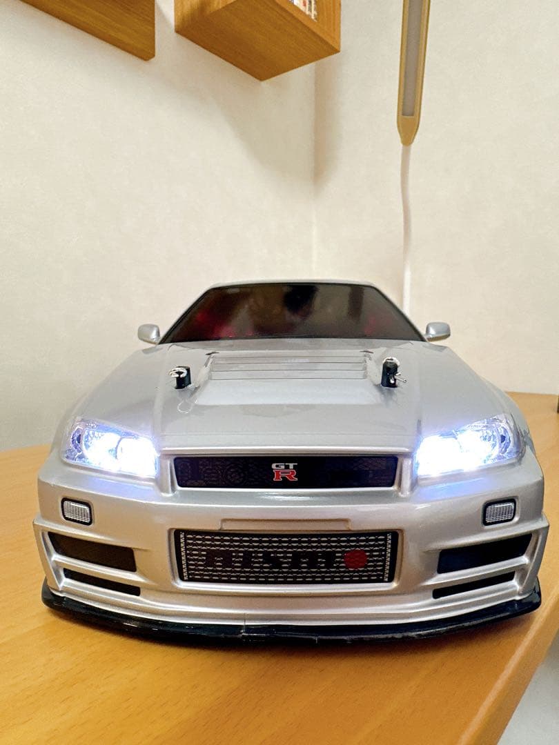 スカイラインR34 GT-R 1/10スケールラジコンカー