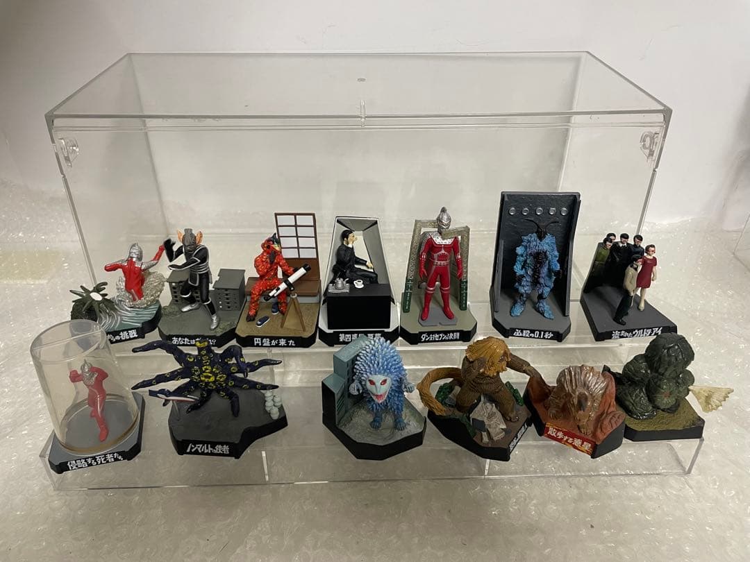 2.ウルトラ怪獣名鑑　13個セット ケース付き