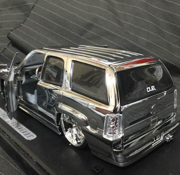 Jada キャデラック エスカレード DUB メッキカスタム