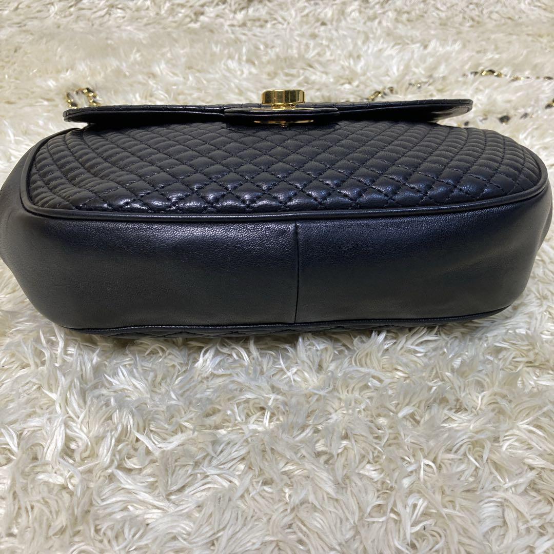 【極美品】✨BALLY キルティング　チェーンショルダーバックBK ゴールド金具