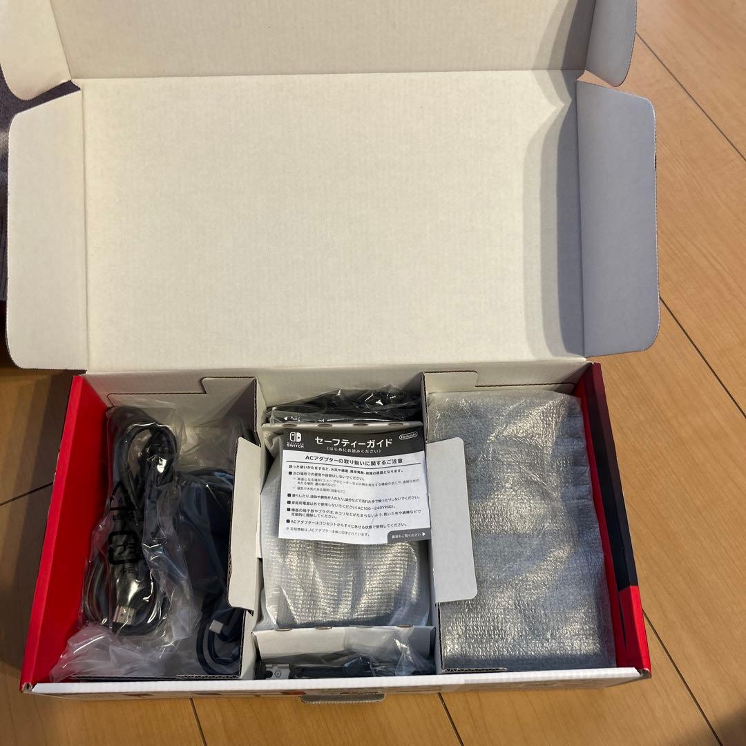 2020年製　任天堂Switch 本体　おまけつき