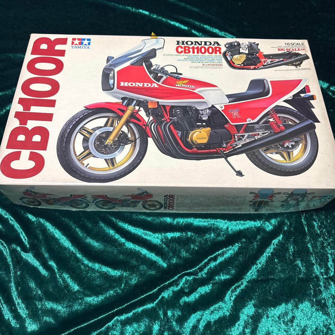 【未組立】CB1100R 1/6スケール