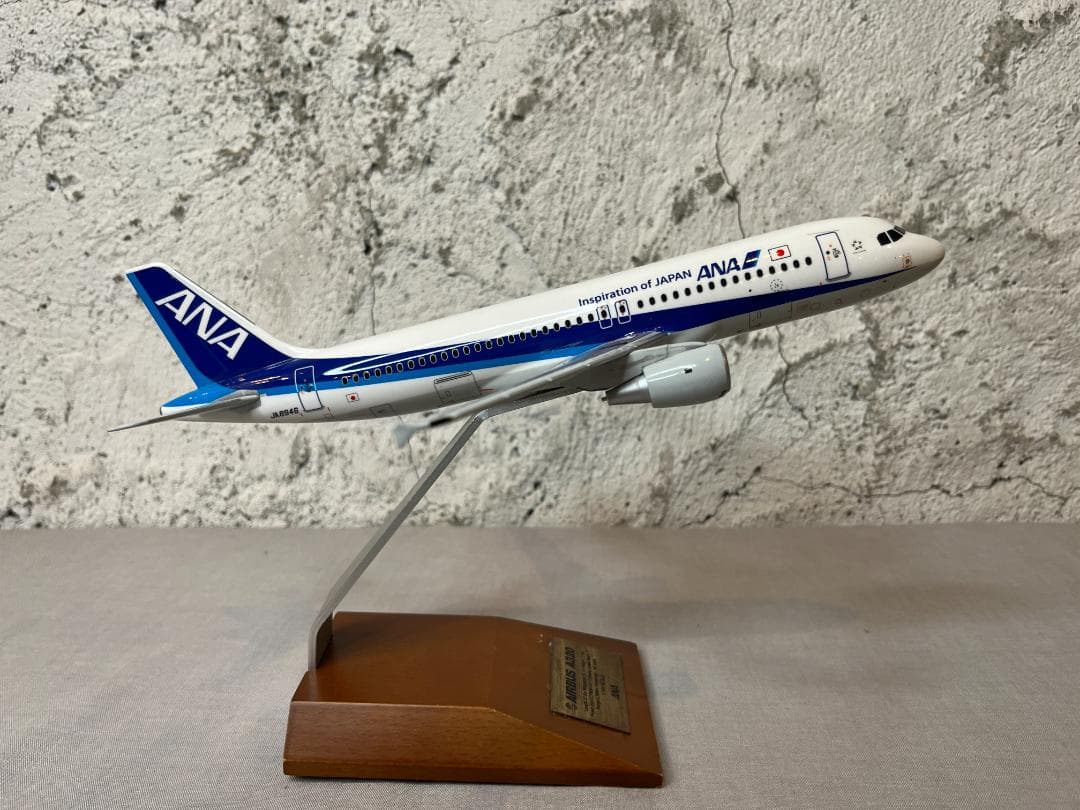 レア　ANA 全日空商事 / AIRBUS A320 JA8946 1:144