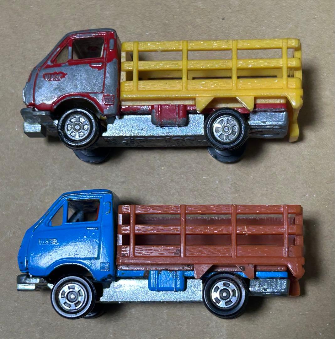 トミカ トヨタ ハイエース 牧場トラック 2台
