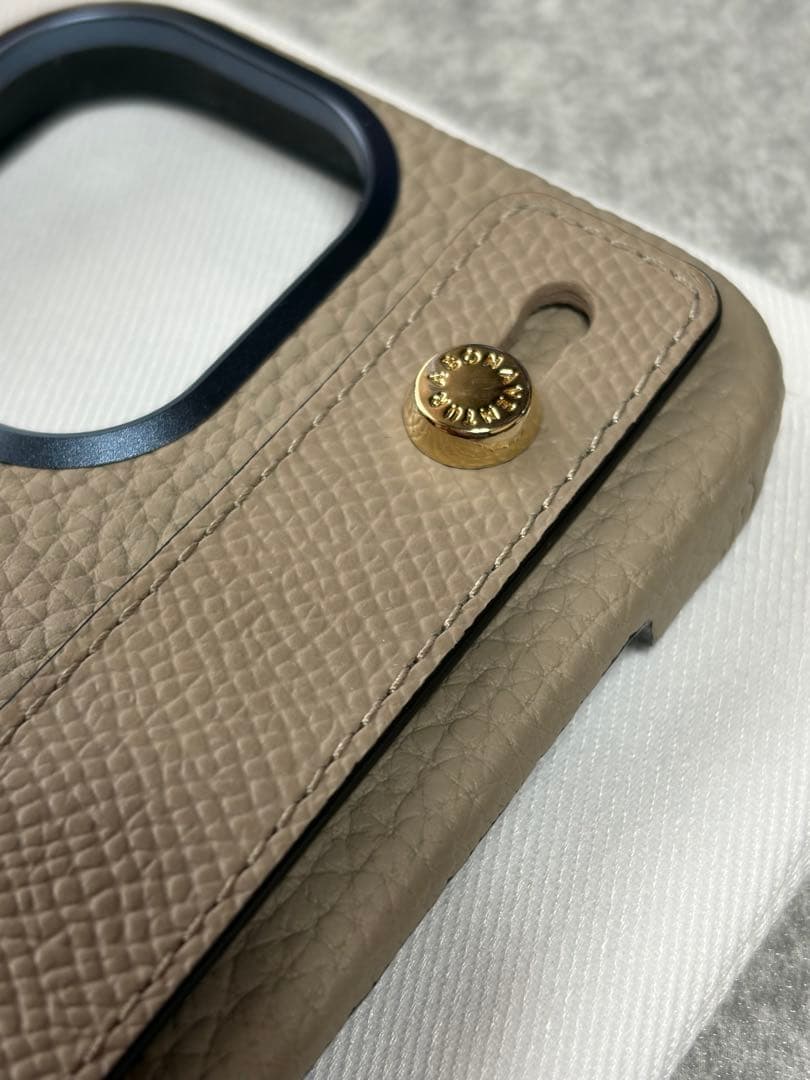 ころすけ BONAVENTURA グレージュ iPhone17ケース