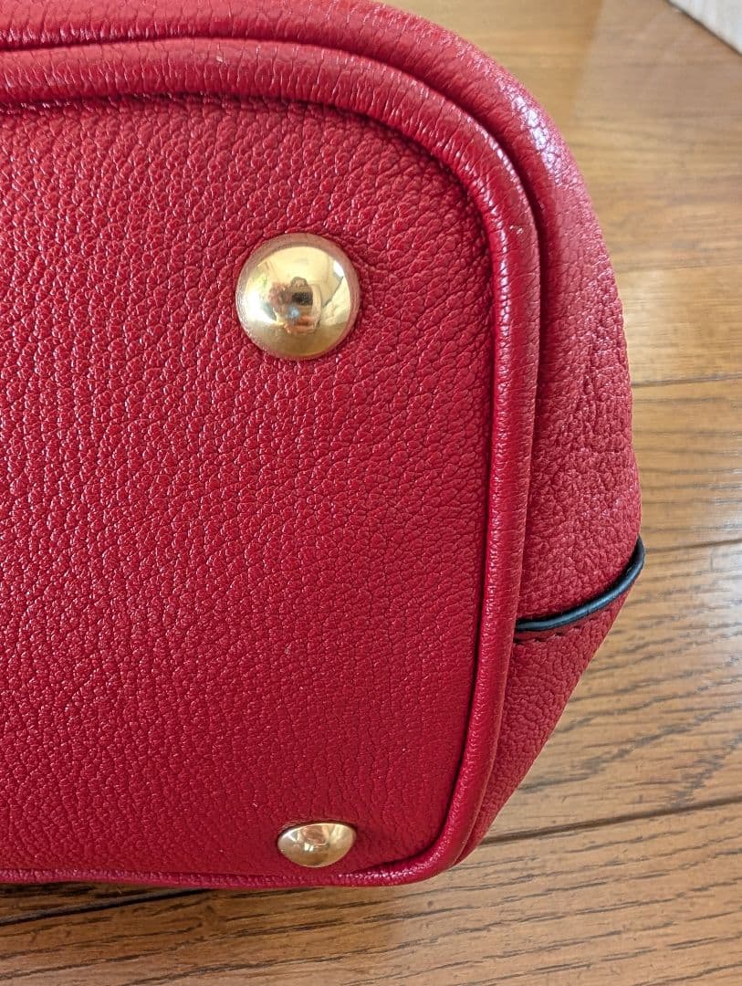MIU MIU　ミューミュー　 赤 　レザー　ハンドバッグ