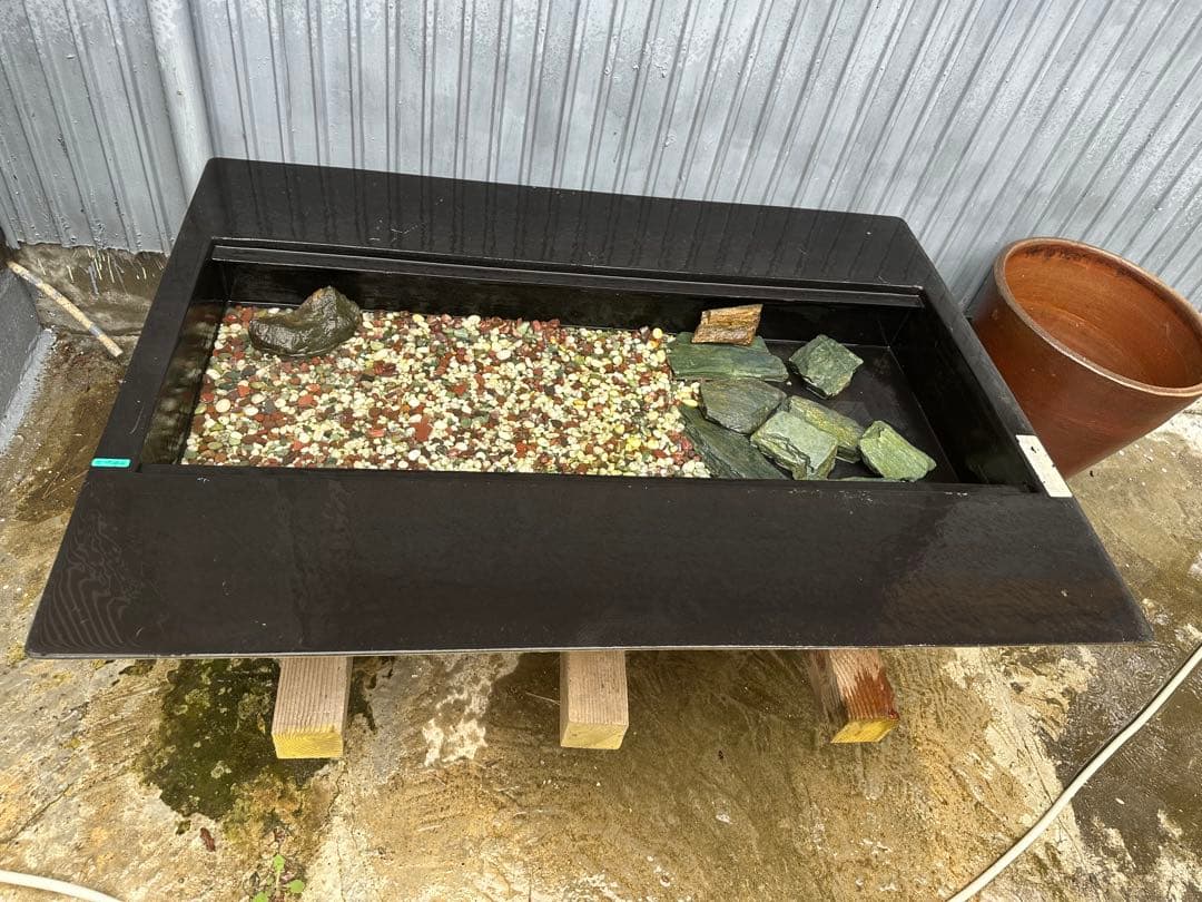 セール中^_^大きめ FRP水槽 黒色 排水機能付き