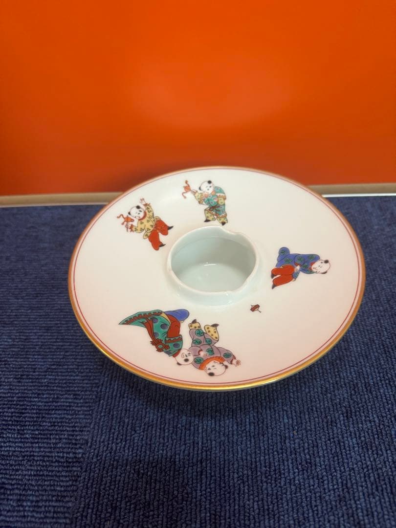 1724 香蘭社　灰皿　金彩