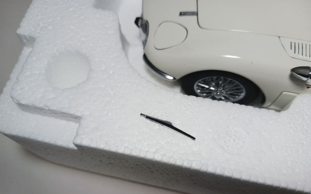 難あり　オートアート プレミアム トヨタ2000GT ワイヤースポークホイール