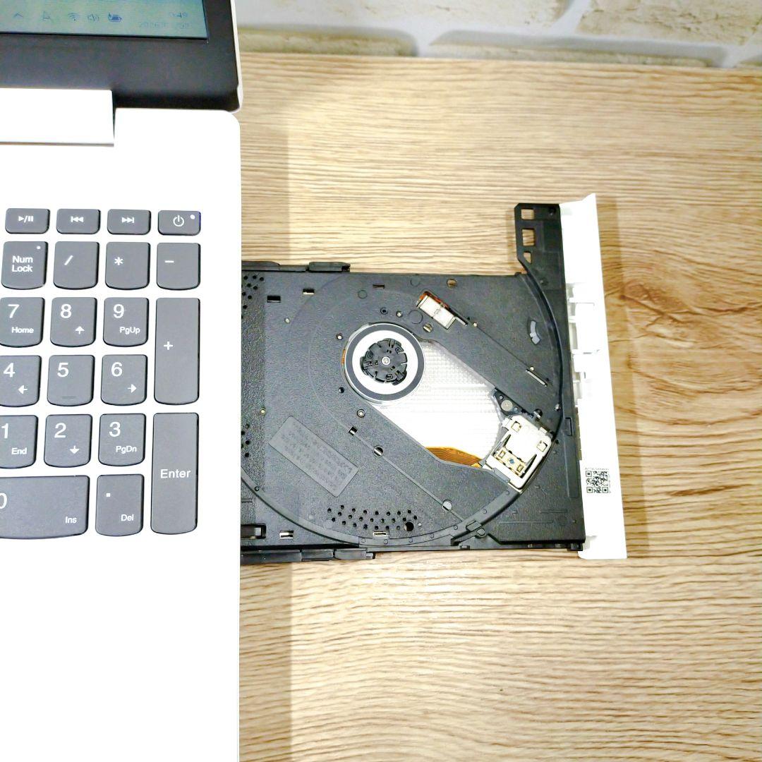 届いたらすぐ使えます✨Windows11✨️薄型ノートパソコン/DVDカメラ付き