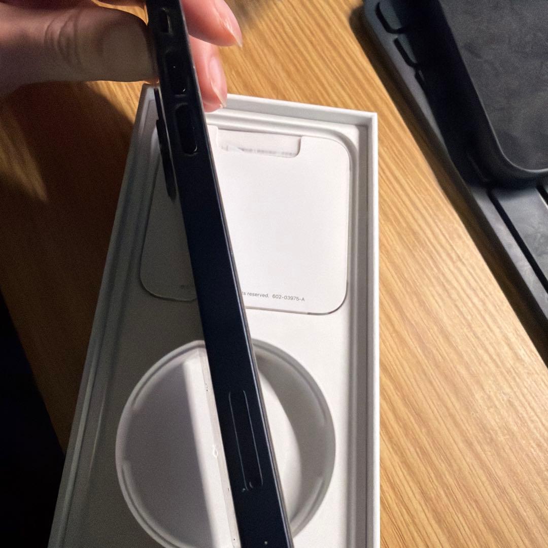 iphone12 ブラック　海外版　128GB シャッター音なし