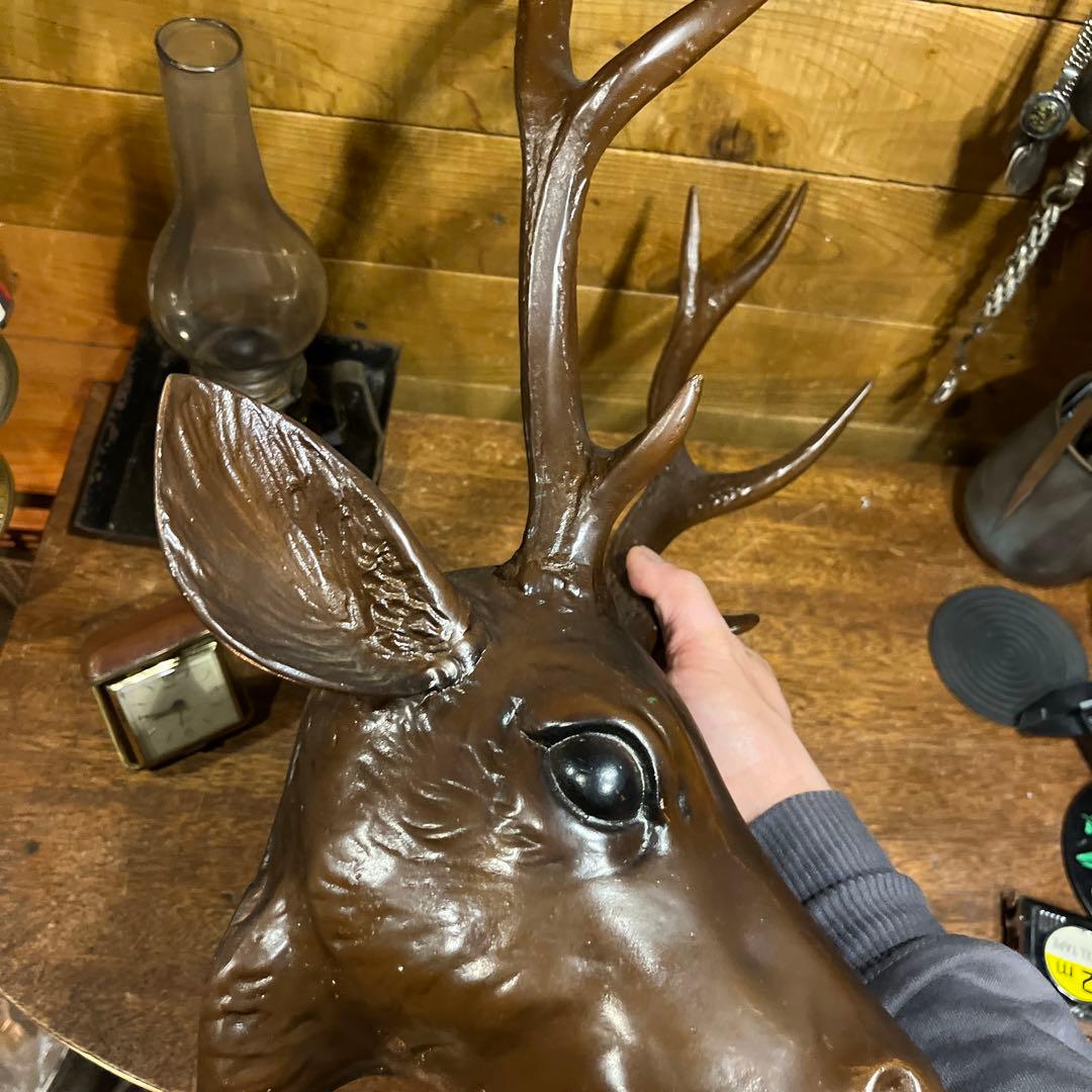 ヴィンテージ　金属鹿飾り