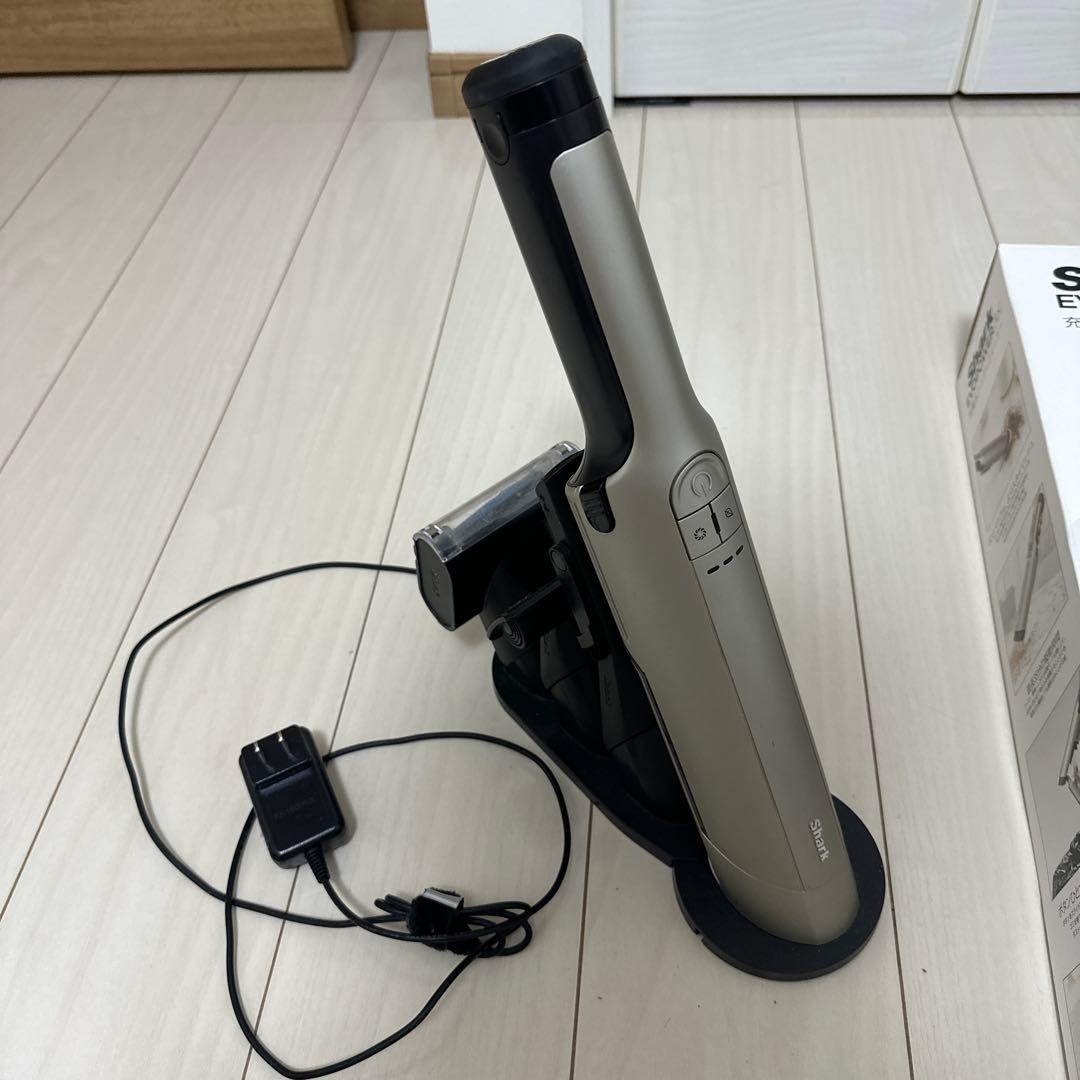 Shark EVOPOWER EX 充電式ハンディクリーナー　WV406JGG