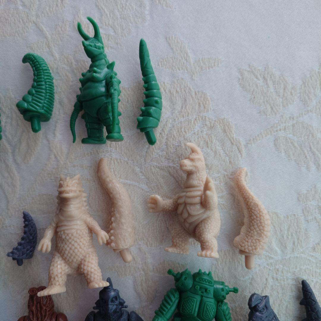 ウルトラマン大図鑑　怪獣大百科　消しゴム