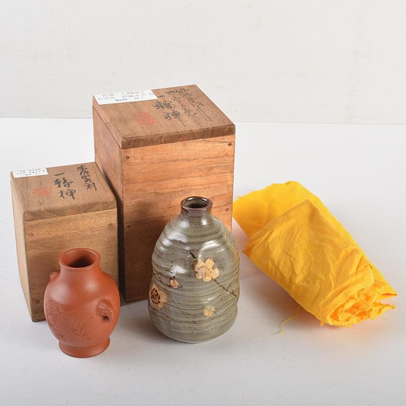 佐渡無名異焼　人間国宝　金渓堂　伊藤赤水造　一輪挿　共箱　2点　V　R7315