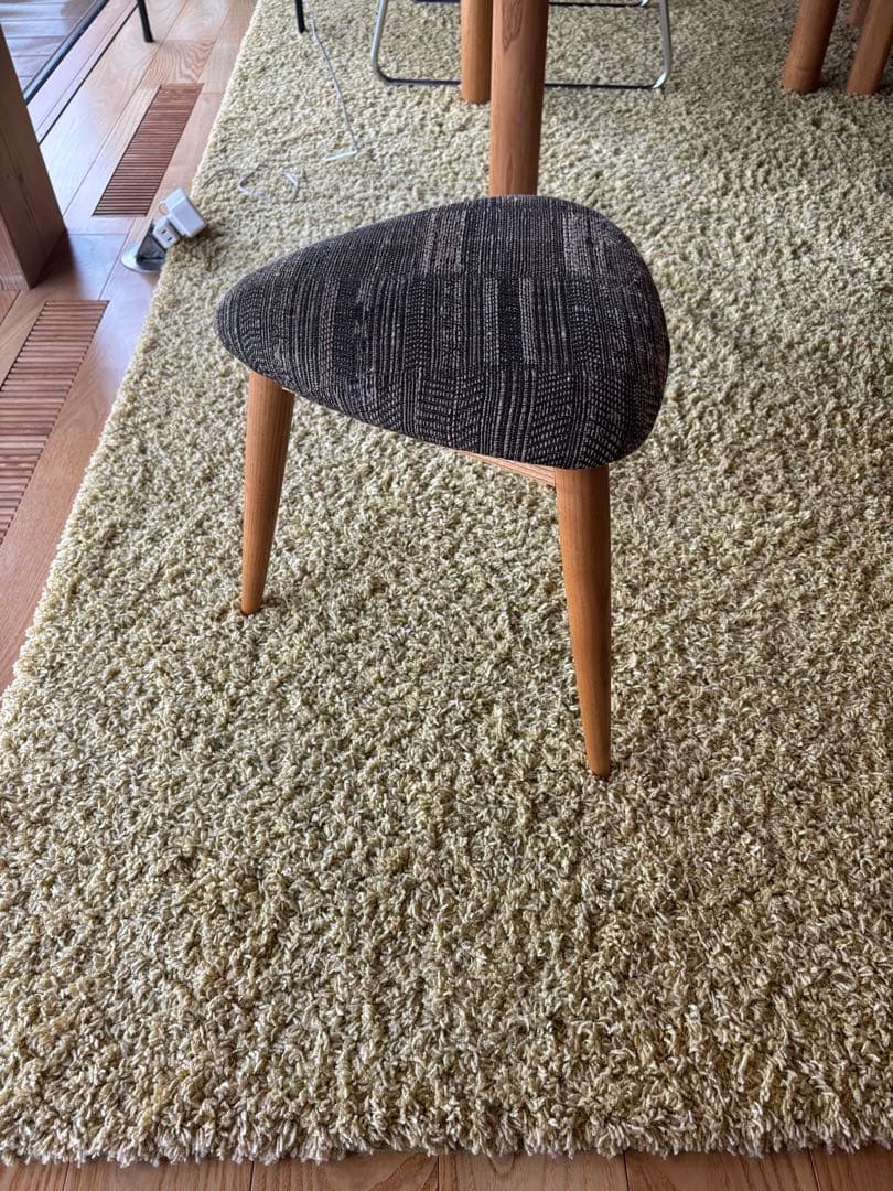 中村好文　三角形布張りスツール ダークトーン