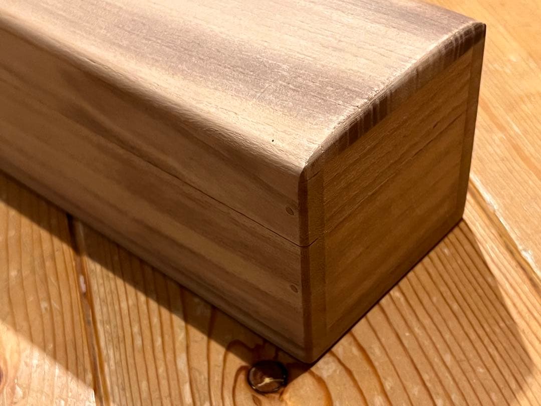 国井幸雪『蓬莱山』 共箱 日本画 茶掛 掛け軸 掛軸 金泥 骨董 縁起物 絵画