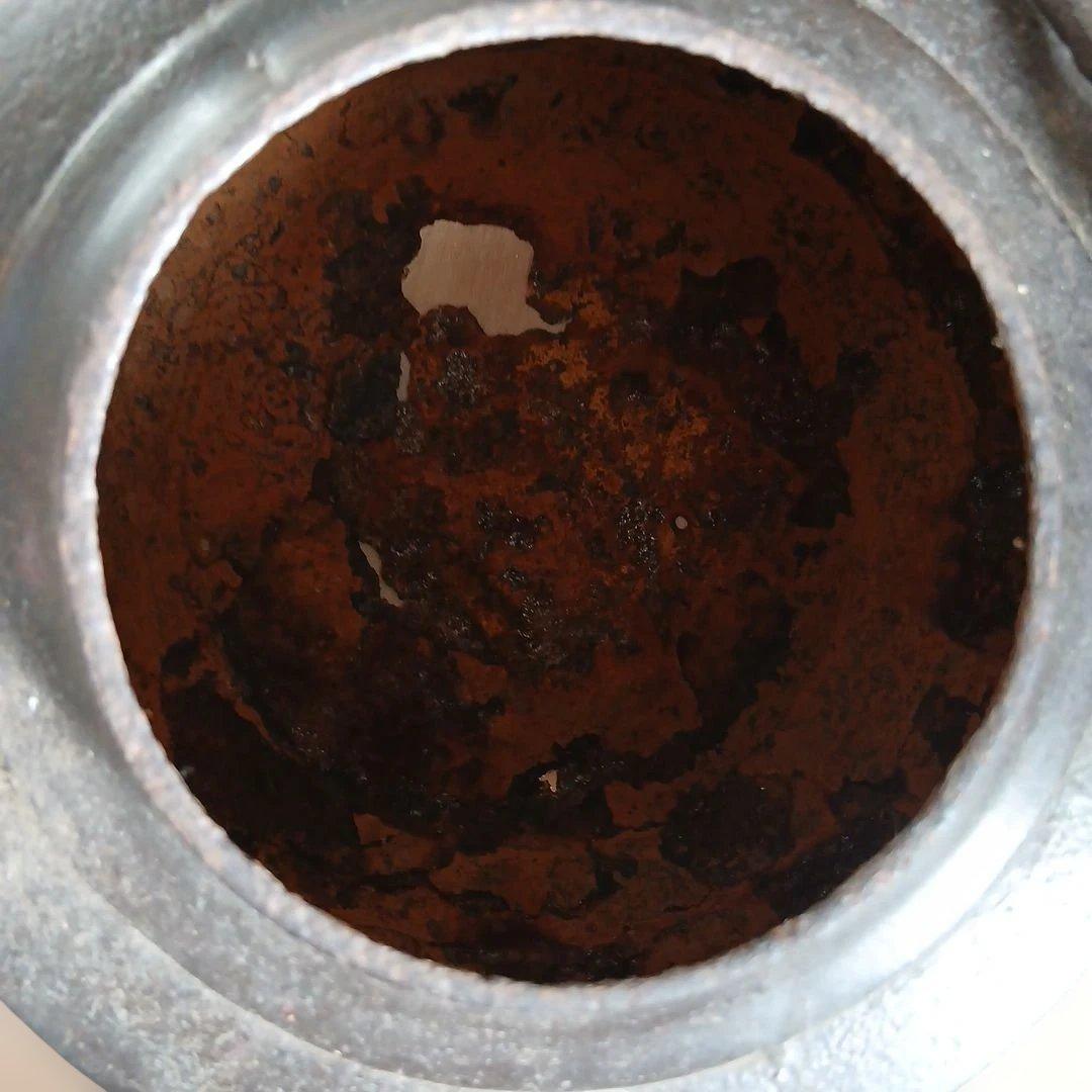 超年代物　鉄製 黒い急須 彫刻模様