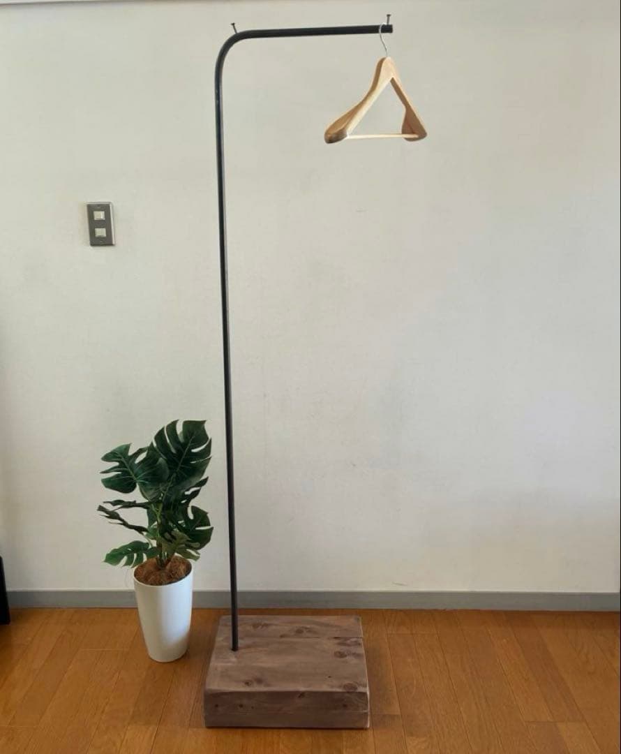 インダストリアル　アイアンコートハンガー　ヴィンテージスタイル　工業系　モダン