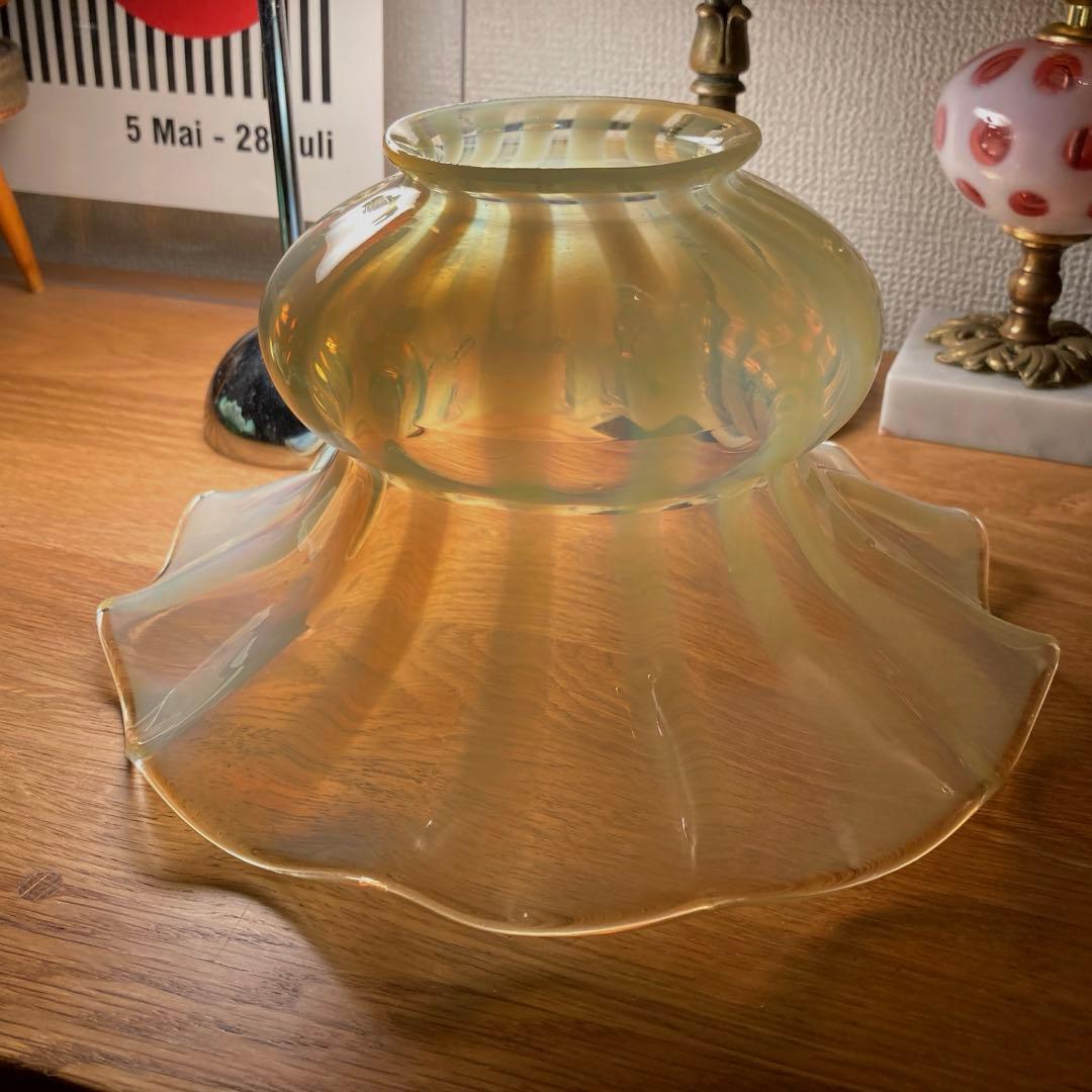 大きなウランガラス １９世紀　アンティーク　ランプシェード　フランス