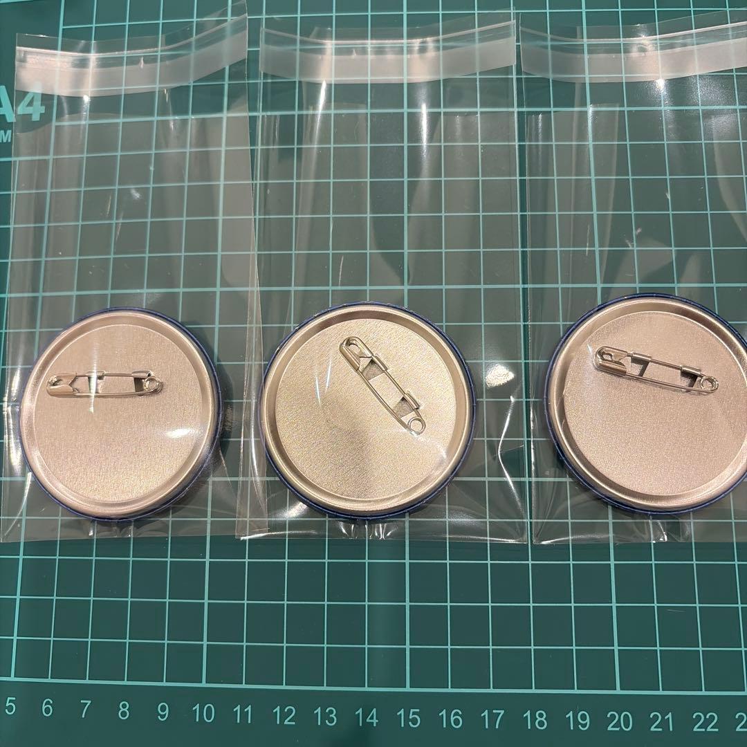 鬼滅の刃　原画展　デコレクション缶バッジ　冨岡義勇