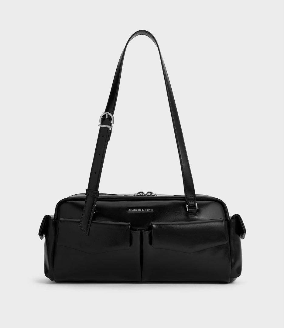 チャールズアンドキース レイチェルイロンゲイテッドマルチポケットショルダーバッグ