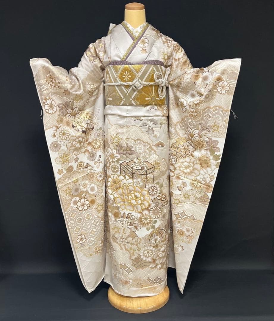 くすみ系ベージュの上品な古典振袖フルセット