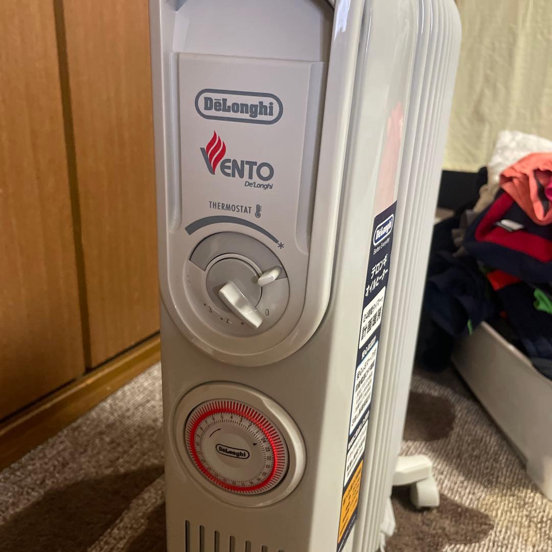 DeLonghi PENTO オイルヒーター　カバー付き