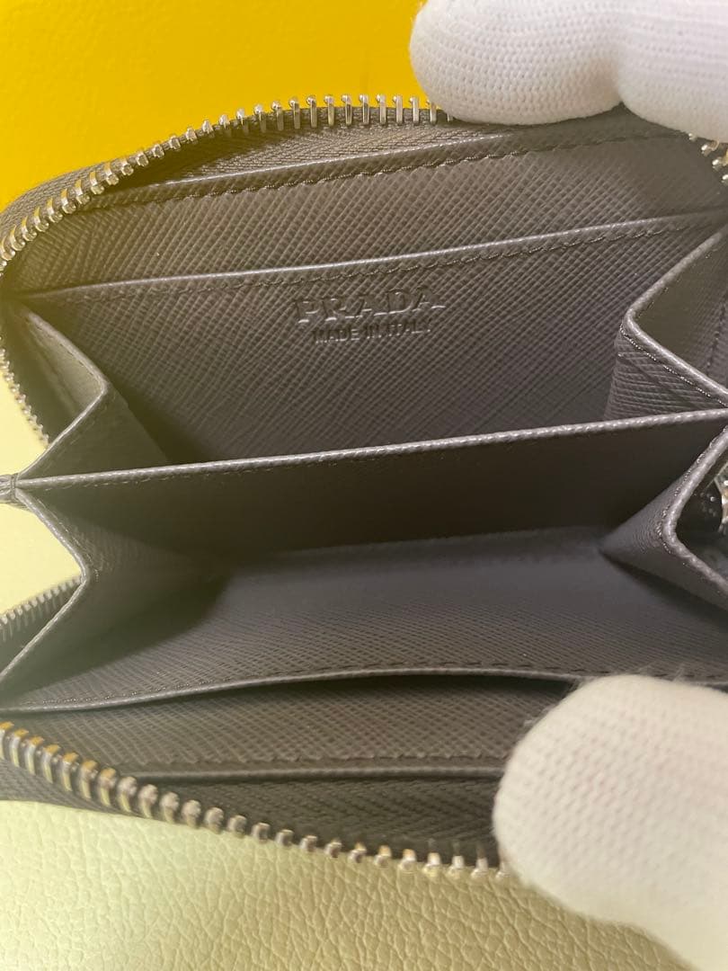 【美品】PRADA レザーケース 2MM003(定価96800円)