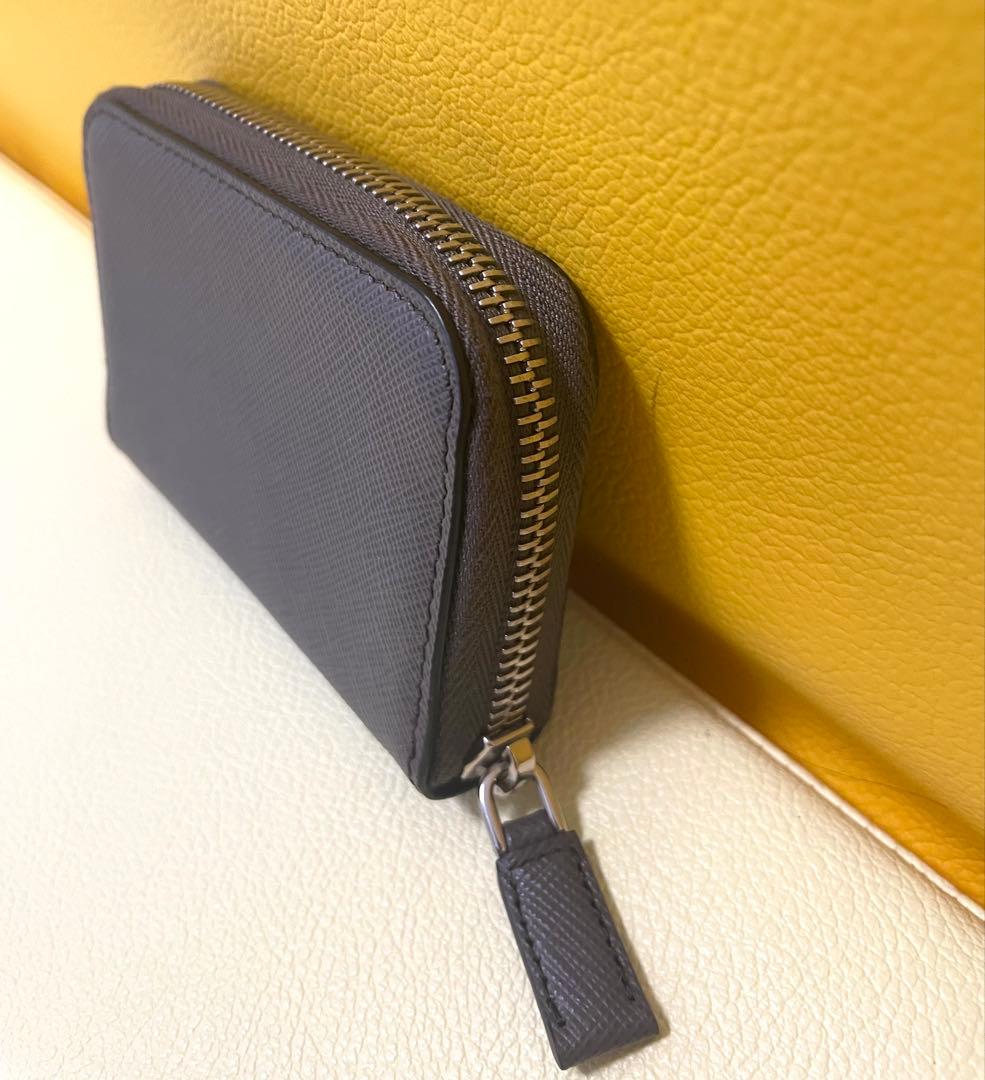 【美品】PRADA レザーケース 2MM003(定価96800円)