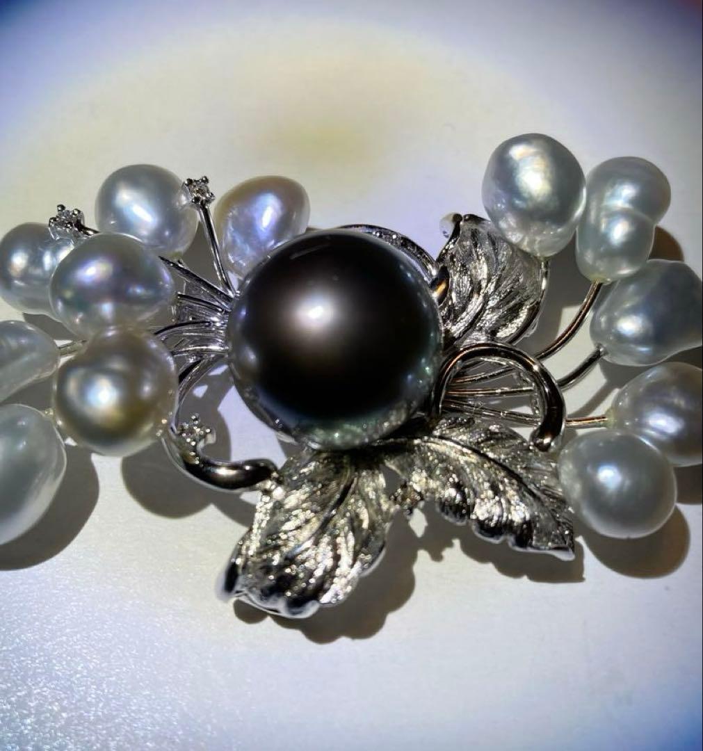 K14WGダイヤモンド 黒真珠 花モチーフ ブローチ