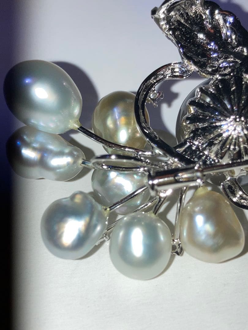 K14WGダイヤモンド 黒真珠 花モチーフ ブローチ