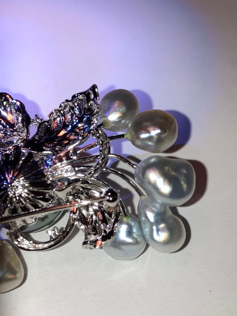 K14WGダイヤモンド 黒真珠 花モチーフ ブローチ